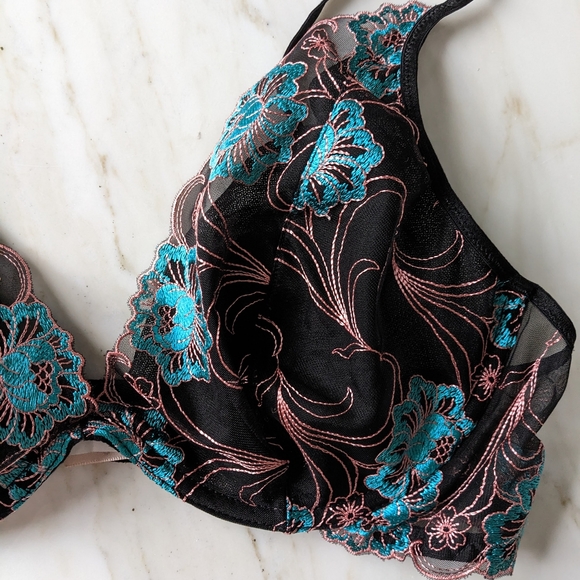 Sokoloff Lace Bra - Picture 2 of 8